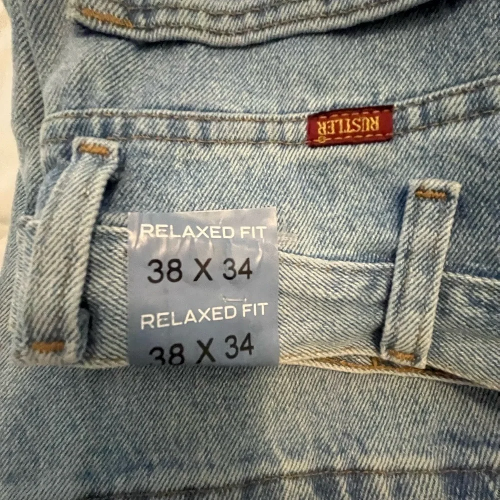Men’s Wrangler Rustler Jeans NWT. Size 38x34 Relaxed fit